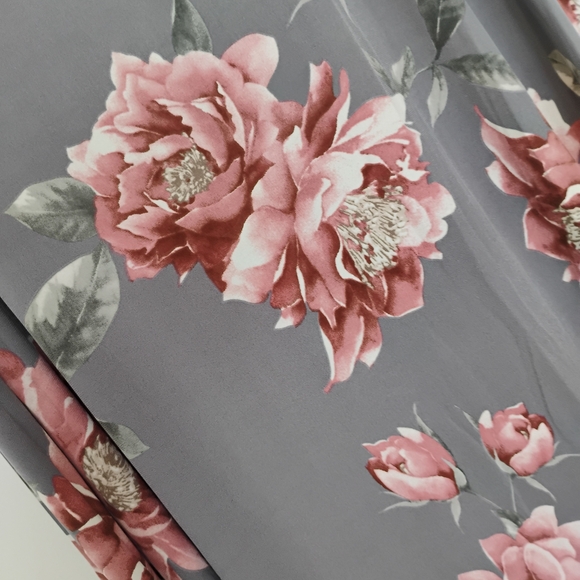 Chic Floral Maxi Skirt in Gray and Pink - Picture 2 of 5